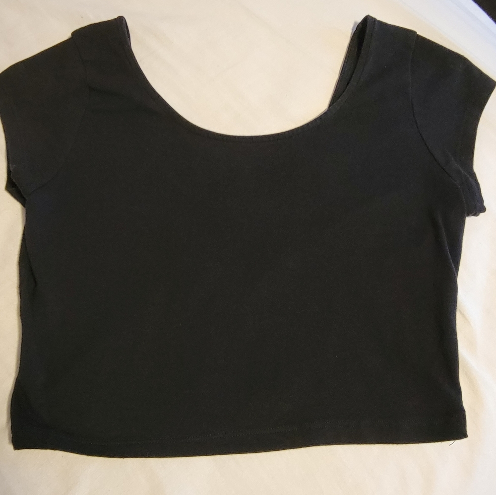 black crop top